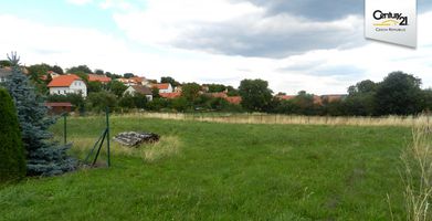 Bydlete u hradu Karlštejn u golfového hřiště